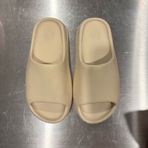 YEEZY SLIDES 'BONE' 2022- Cream- 7